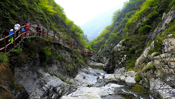 探幽金龙峡10月2日探秦岭北方第一峡金龙峡寻千年古道1日