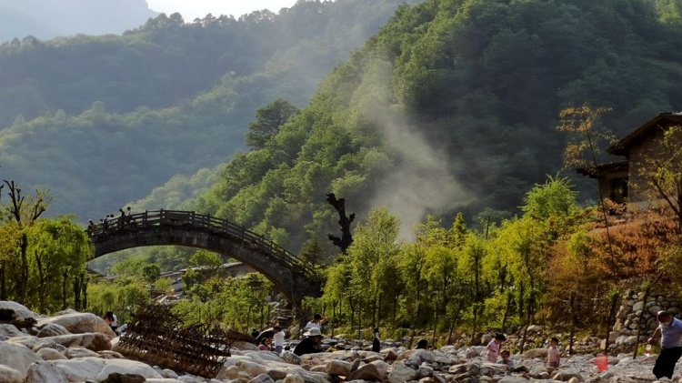 【秦岭西沟峡】6月27日 避暑西沟峡 秦岭老屋终南山寨 最美乡村朱家湾