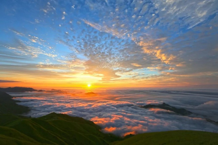 武功山.日出